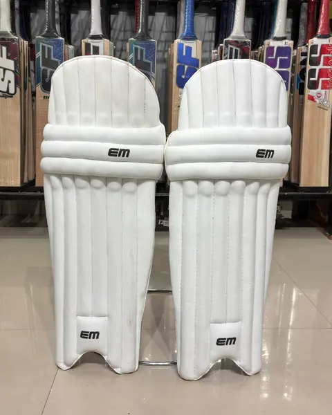 EM Beginners Batting Pads