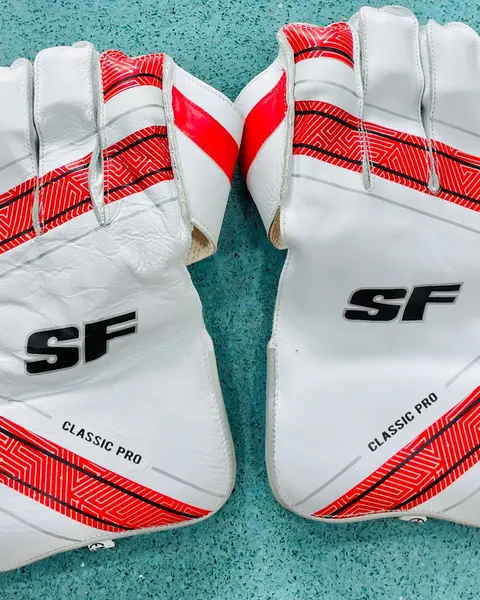 SF Classic Pro Wicket Keeping Gloves