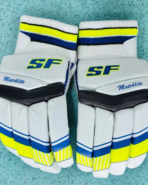 SF Matchlite Batting Gloves