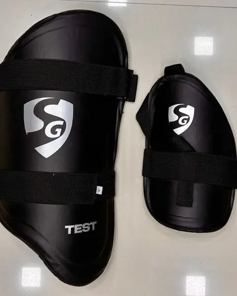 SG Test Black Thigh Pad Combo