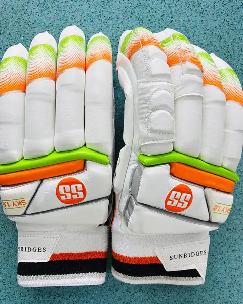 SS SKY 1.0 Batting Gloves