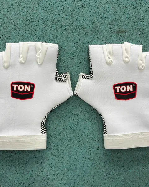 SS TON Catching Gloves